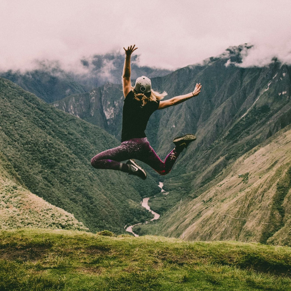 Long-lasting natural scent deodorant helps you stay fresher longer outdoors.